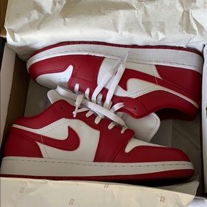 AIR JORDAN 1 LOW GYM RED